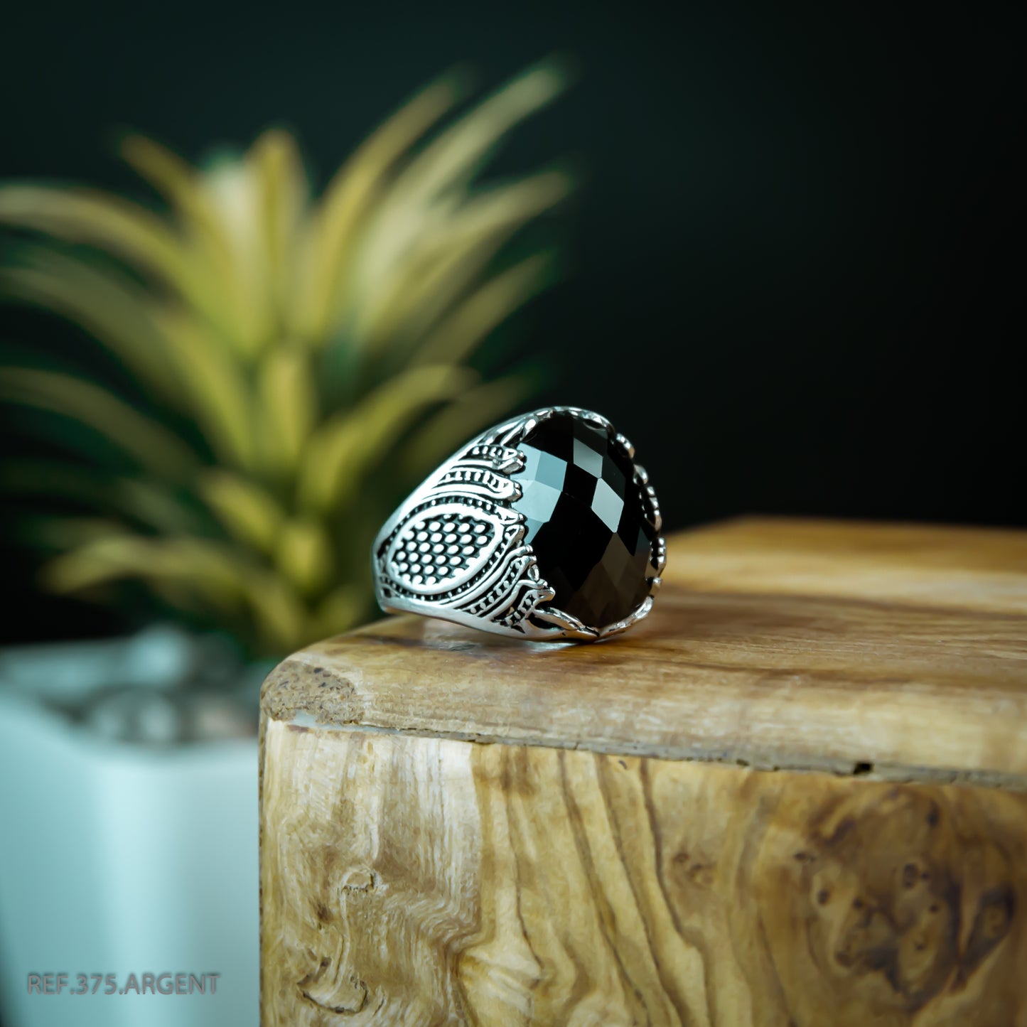 Bague Homme Argent 925 Motif Gravé Pierre Noire (10.33grms)